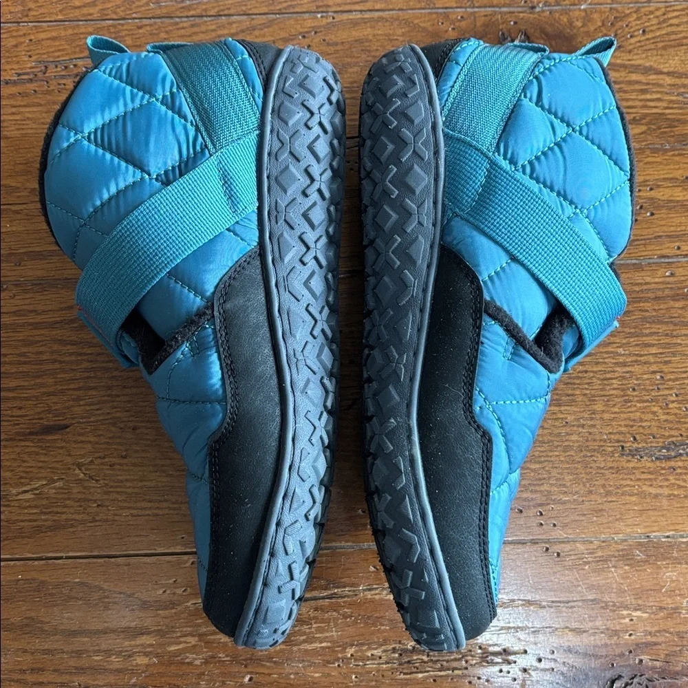 Chaco Ramble Puff Boots Women’s Blue JCH108894 Bootie Slipper EUC Size 8.5